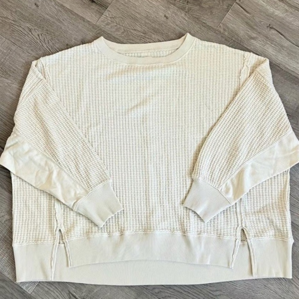 AE Big Hug Cream Sweatshirt